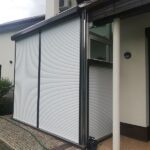 Rolety zewnętrzne elektryczne czy ręczne? Które wybrać do domu, mieszkania lub biura?