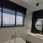 Trendy 2026 w osłonach okiennych - modne dekoracje okienne