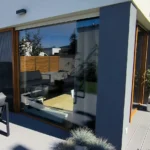 Moskitiery plisowane vs. moskitiery ramkowe – podobieństwa, różnice, zalety i wady